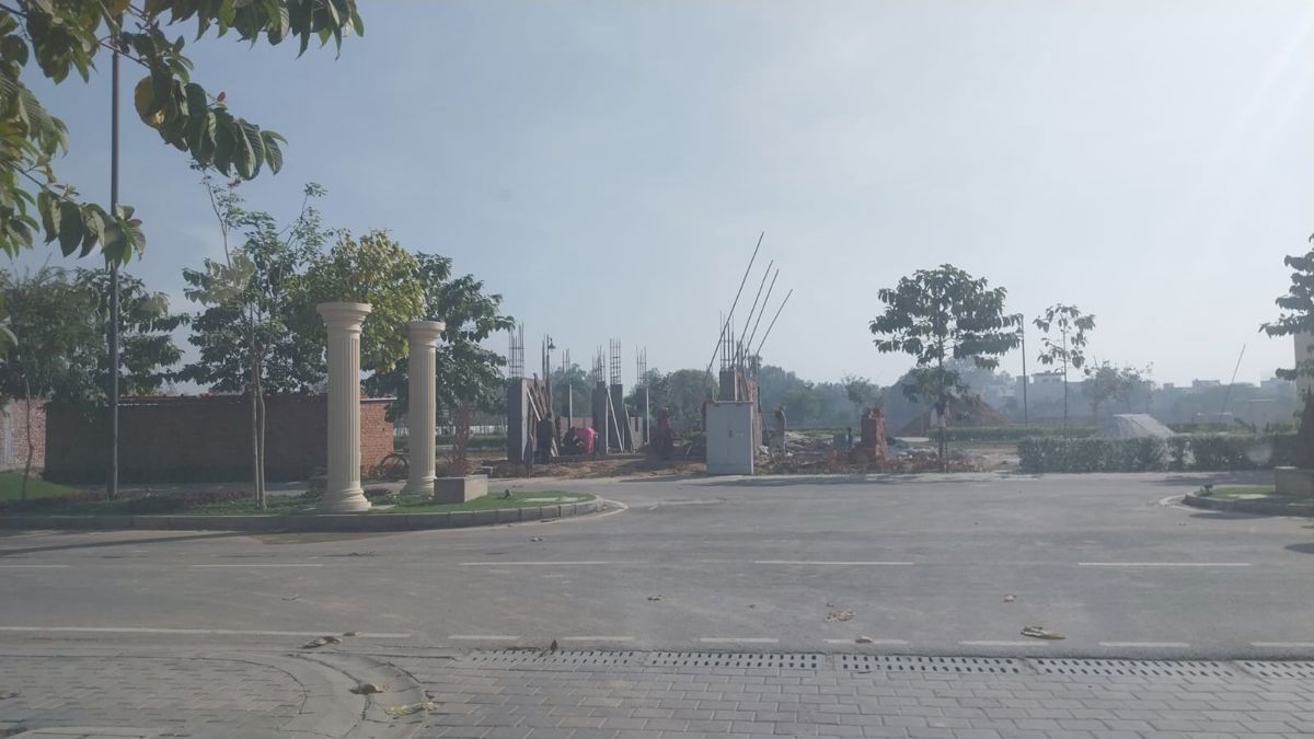 Plot For Sale in BPTP District Phase 2