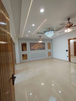 Room in 3 BHK Builder Floor at Rise Organic Homes, Mahurali – for Sale