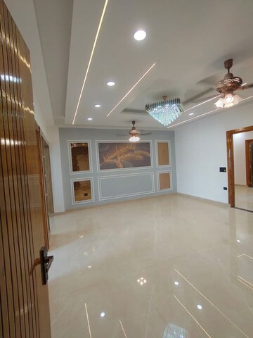 Room in 3 BHK Builder Floor at Rise Organic Homes, Mahurali – for Sale