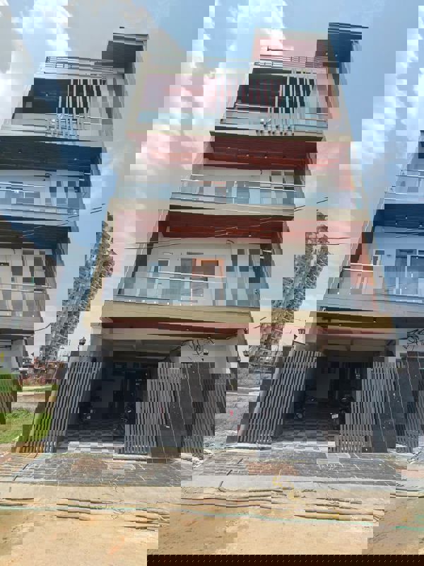 3 BHK 180 Sq.Yd. Builder Floor in Rise Organic Homes