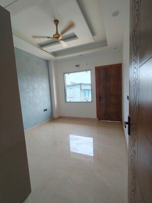 Room in 3 BHK Builder Floor at Rise Organic Homes, Mahurali – for Sale