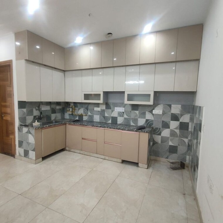 Kitchen, sector 63a 2.5 Bedroom 1200 Sq.Ft. Builder Floor In Sector 63a Noida 9969951