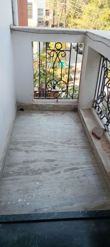 Balcony in 2 BHK Villa at RWA Apartments Sector 41, Sector 41 – for Rent