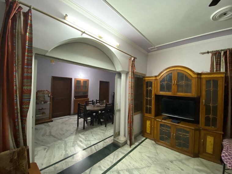  Parking, rwa-apartments-sector-41 2 Bedroom 950 Sq.Ft. Villa In Sector 41 Noida 9969954