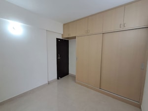 Room in 2 BHK Apartment at Signature Global Proxima Phase 2, Sector 89 – for Rent