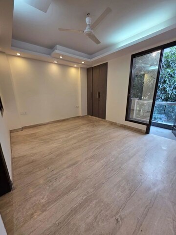 Room in 3 BHK Builder Floor at Chittaranjan Park – for Rent