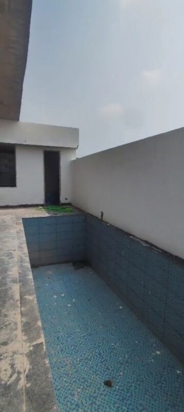 Room in 6+ BHK Independent House at Sunny Enclave – for Sale