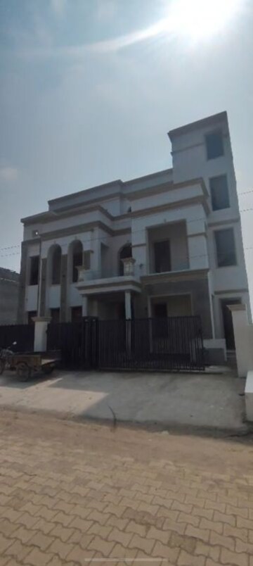6+ BHK Independent House For Sale in Sunny Enclave