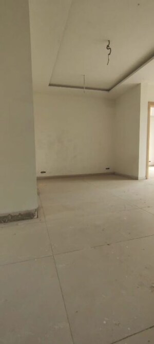 Room in 6+ BHK Independent House at Sunny Enclave – for Sale