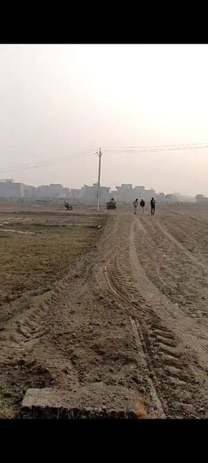 Plot Area in  Plot at Agra Expressway – for Sale