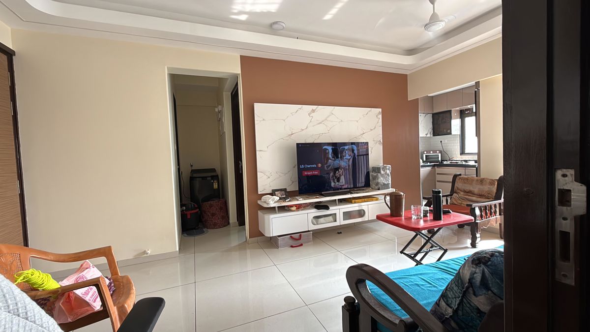 2 BHK Apartment For Rent in Gurukrupa Marina Enclave