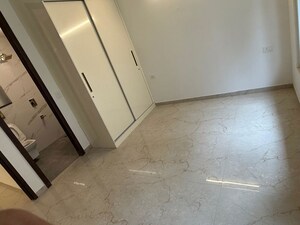 Room in 3 BHK Apartment at Smart World Orchard, Sector 61 – for Rent