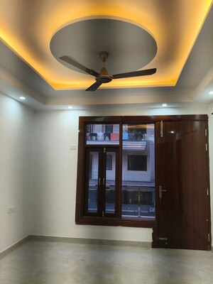 Room in 2 BHK Apartment at Suncity Avenue 76, Sector 76 – for Sale