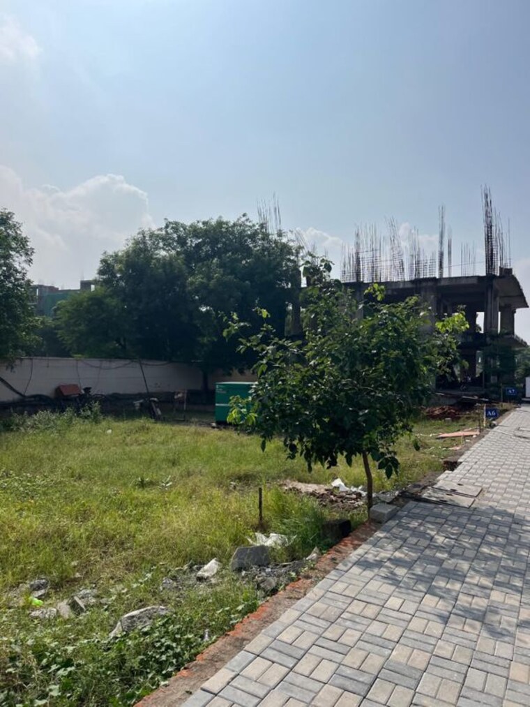 Garden, rof-normanton-park  150 Sq.Yd. Plot In Sohna Sector 36 Gurgaon 9970181
