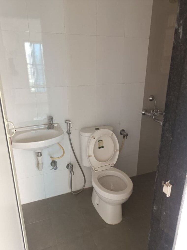 Bathroom, sugee-sadan 3 Bedroom 1374 Sq.Ft. Apartment In Dadar West Mumbai 9970186
