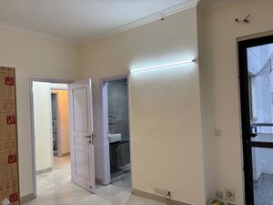 Room in 3 BHK Apartment at Unitech Uniworld Gardens, Sector 47 – for Rent