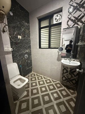 Master Bedroom in 2 BHK Builder Floor at Sector 52 – for Rent