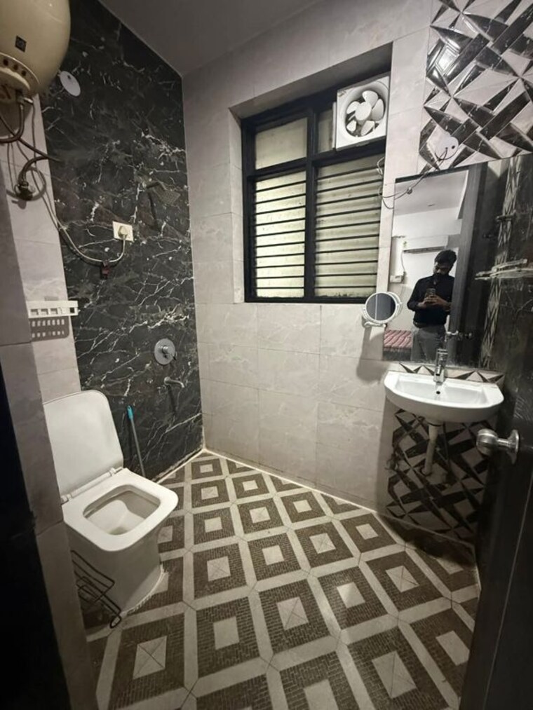 Master Bedroom, sector 52 2 Bedroom 1500 Sq.Ft. Builder Floor In Sector 52 Gurgaon 9970223