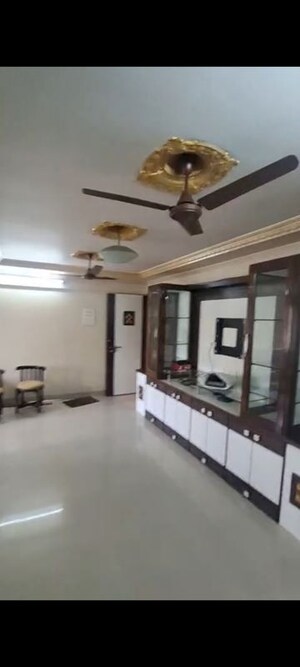 Living Room in 3 BHK Apartment at Malad East – for Rent