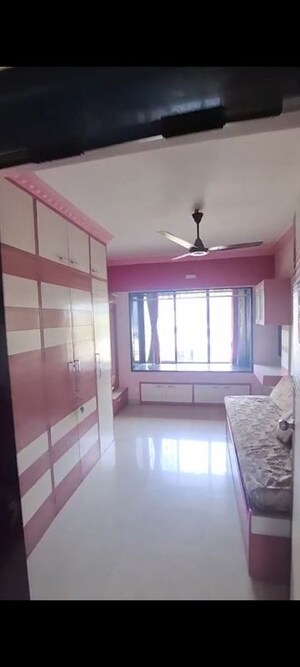 Bedroom in 3 BHK Apartment at Malad East – for Rent