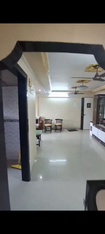 Hall in 3 BHK Apartment at Malad East – for Rent