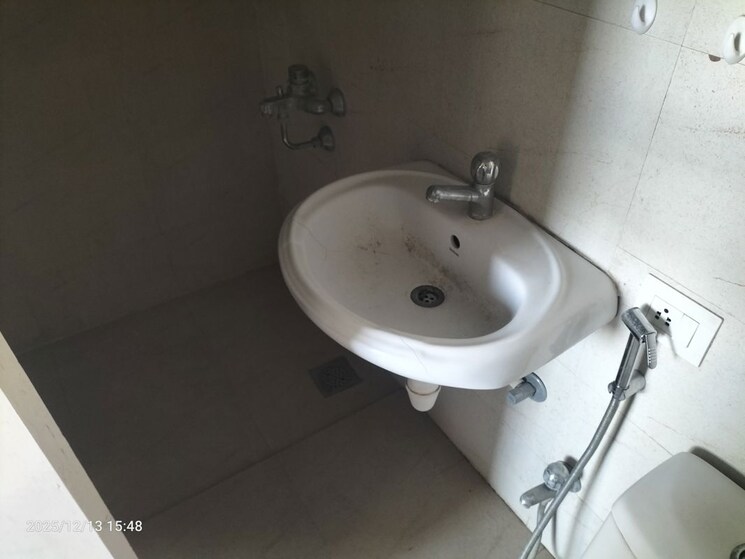 Bathroom, runwal-snehanjali 2 Bedroom 1000 Sq.Ft. Apartment In Baner Pune 9970305