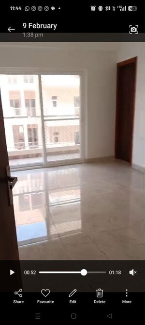 Room in 4 BHK Apartment at Uninav Utopia, Morti – for Rent