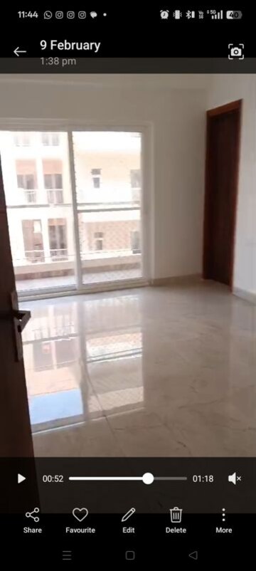 Room in 4 BHK Apartment at Uninav Utopia, Morti – for Rent