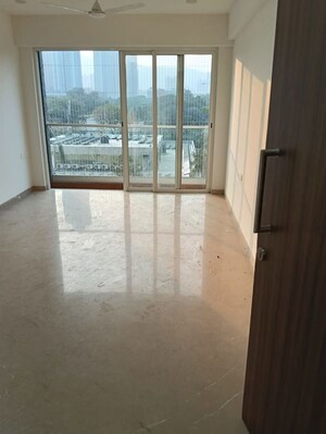 Room in 2 BHK Apartment at Indiabulls One Indiabulls, Pokhran Road No Two – for Rent