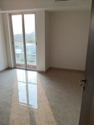 Room in 2 BHK Apartment at Indiabulls One Indiabulls, Pokhran Road No Two – for Rent