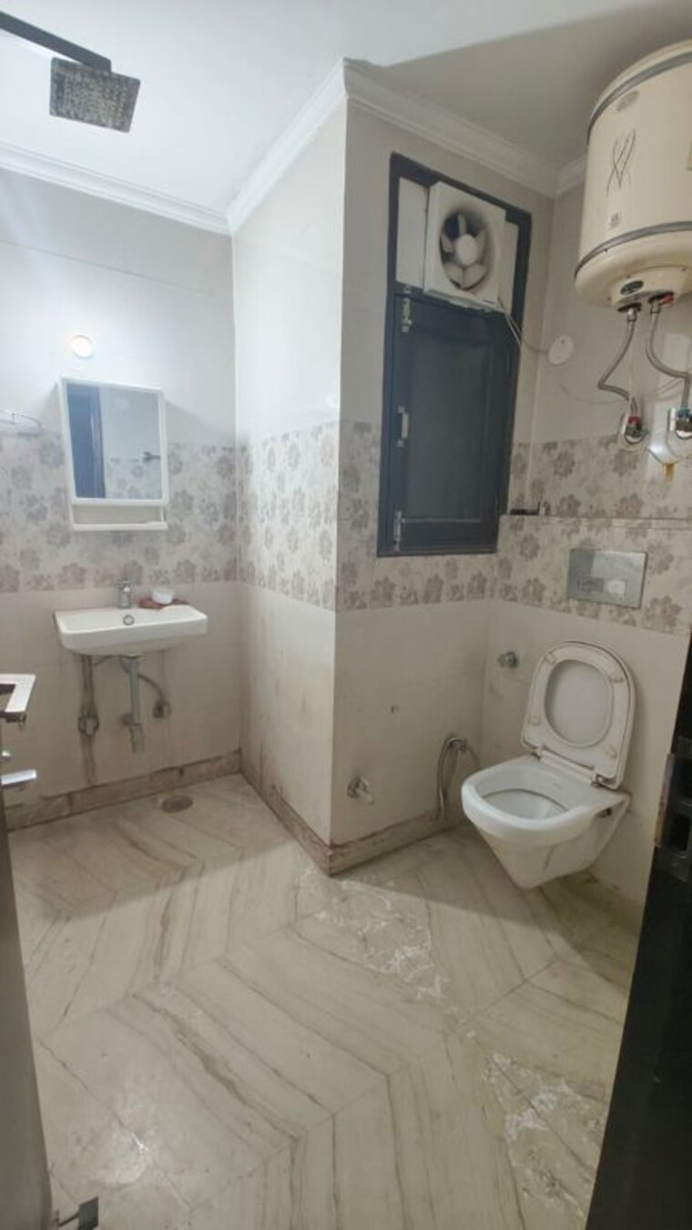 Bathroom, govindpuri 2 Bedroom 700 Sq.Ft. Builder Floor In Govindpuri Delhi 9970441