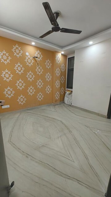 Bedroom in 2 BHK Builder Floor at Govindpuri – for Rent
