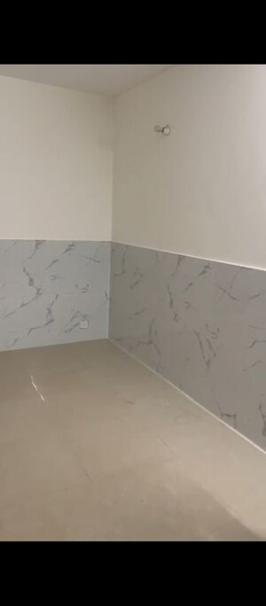 Room in 3 BHK Builder Floor at Sector 84 – for Sale