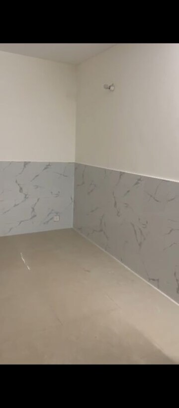 Room in 3 BHK Builder Floor at Sector 84 – for Sale