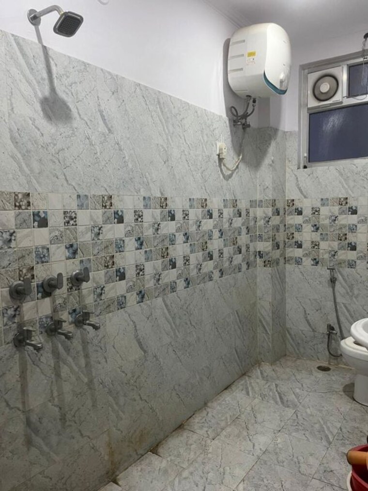 Bathroom, upavp-vrindavan-yojana 3 Bedroom 1900 Sq.Ft. Independent House In Vrindavan Yojna Lucknow 9970452