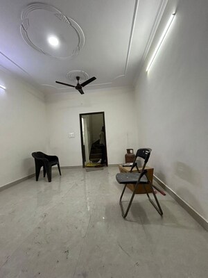 Team Area in 3 BHK Independent House at Rohini Sector 8 – for Rent