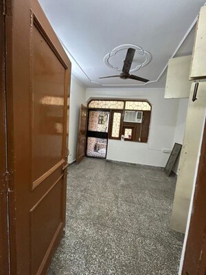 Parking in 3 BHK Independent House at Rohini Sector 8 – for Rent