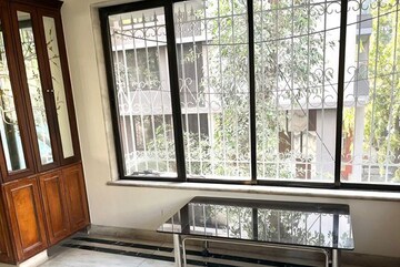 Living Room in 3 BHK Apartment at Chembur – for Rent