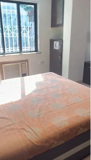 Bedroom in 3 BHK Apartment at Chembur – for Rent