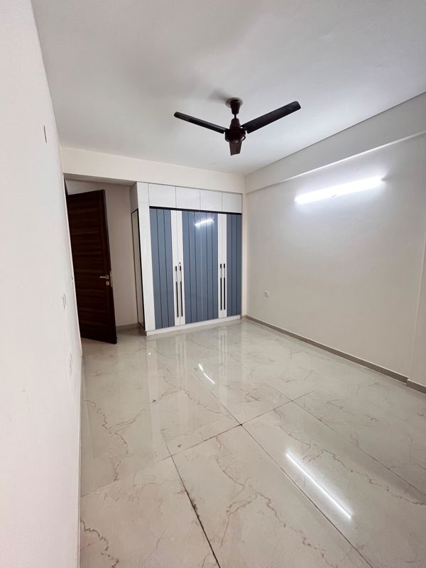 3 BHK + Study Room,Basement Builder Floor For Sale in Smart World Gems
