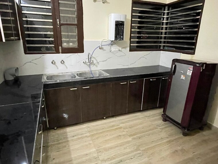 Kitchen, penta-homes 2 Bedroom 900 Sq.Ft. Apartment In Vip Road Zirakpur 9970485