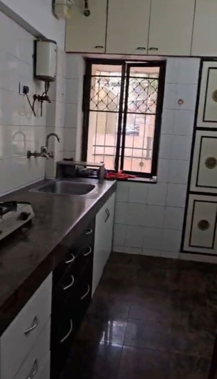 Kitchen, triveni-vasant-vihar-chs 2 Bedroom 850 Sq.Ft. Apartment In Vasant Vihar Thane 9970540