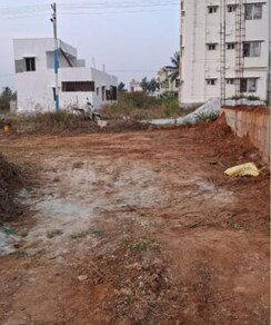 Plot For Sale in Sector 76