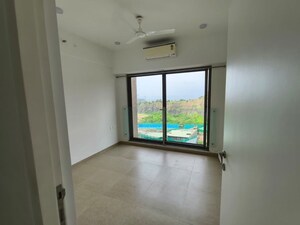 Room in 2 BHK Apartment at Kanakia Silicon Valley, Powai – for Rent