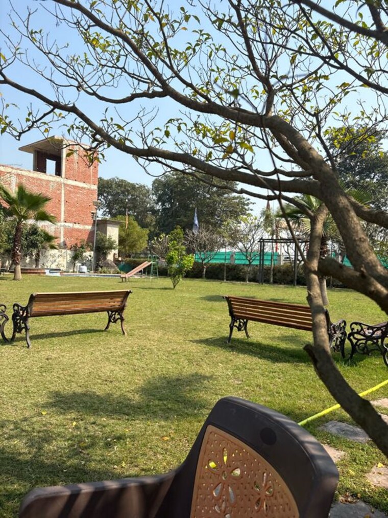 Garden, swaraaj-the-villagio  25000 Sq.Ft. Plot In Mohanlalganj Lucknow 9970575