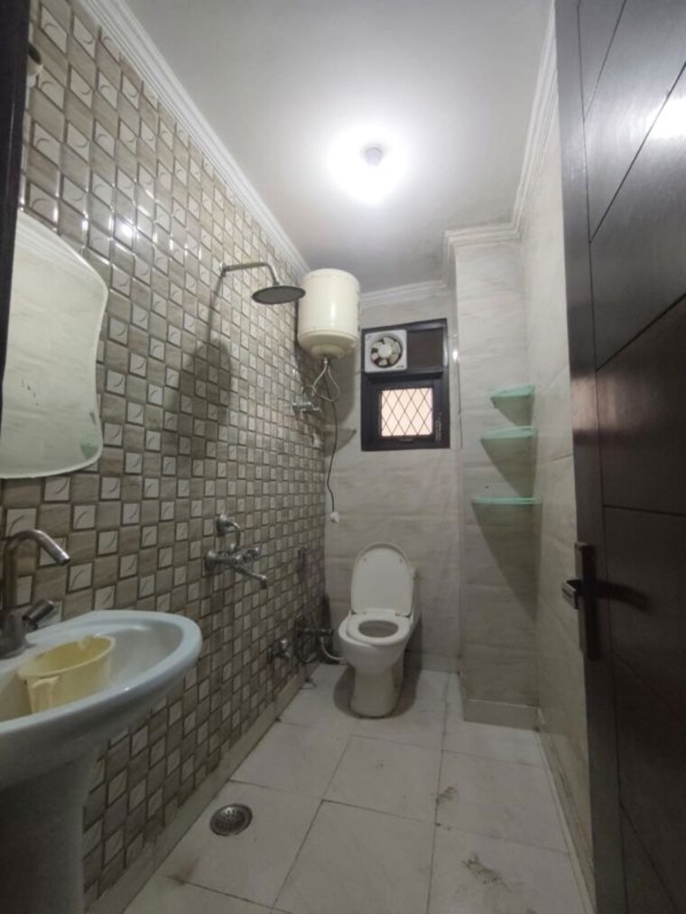 Bathroom, saket 2 Bedroom 750 Sq.Ft. Builder Floor In Saket Delhi 9970587