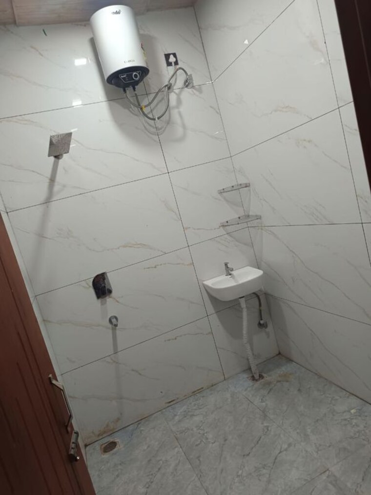 Bathroom, altura-apartments 2 Bedroom 1000 Sq.Ft. Apartment In Ghazipur Zirakpur 9970570