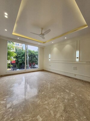 Room in 4 BHK Builder Floor at Chattarpur – for Rent