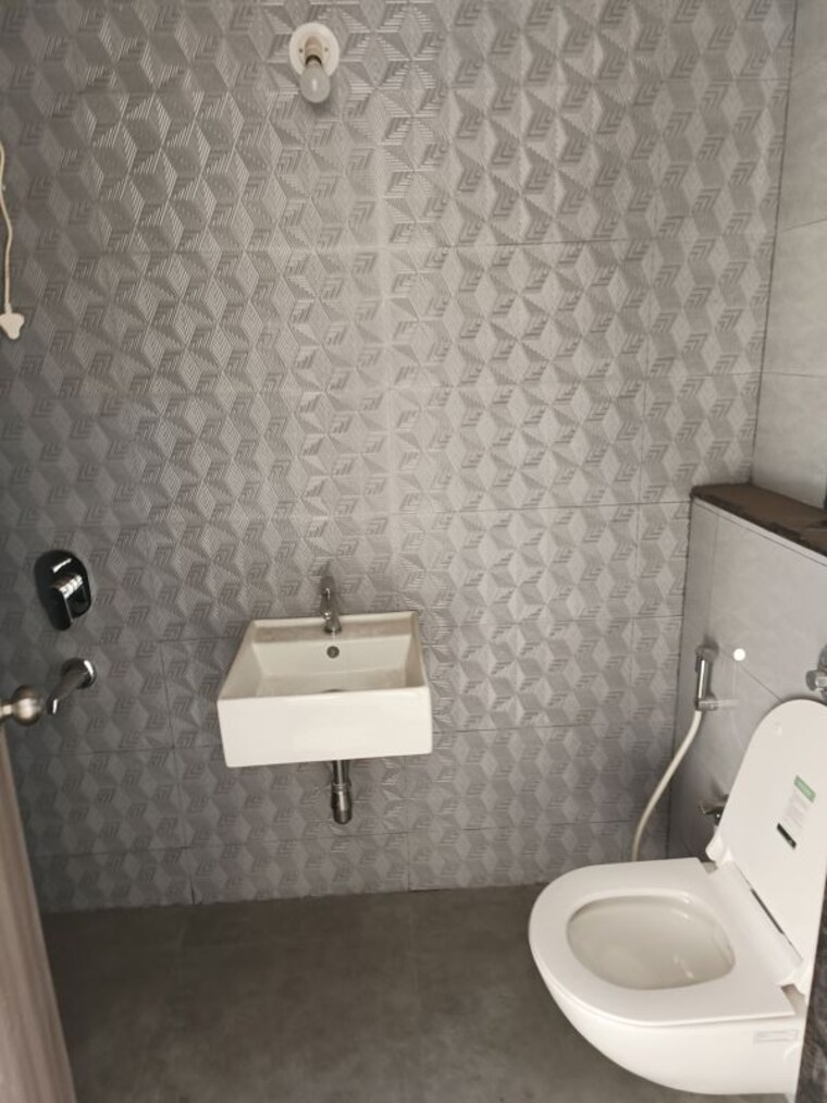 Bathroom, ashar-axis 2 Bedroom 611 Sq.Ft. Apartment In Majiwada Thane 9970574