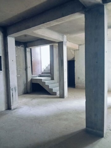 Room in 2.5 BHK Builder Floor at Central Park Flower Valley, Sohna Sector 33 – for Sale